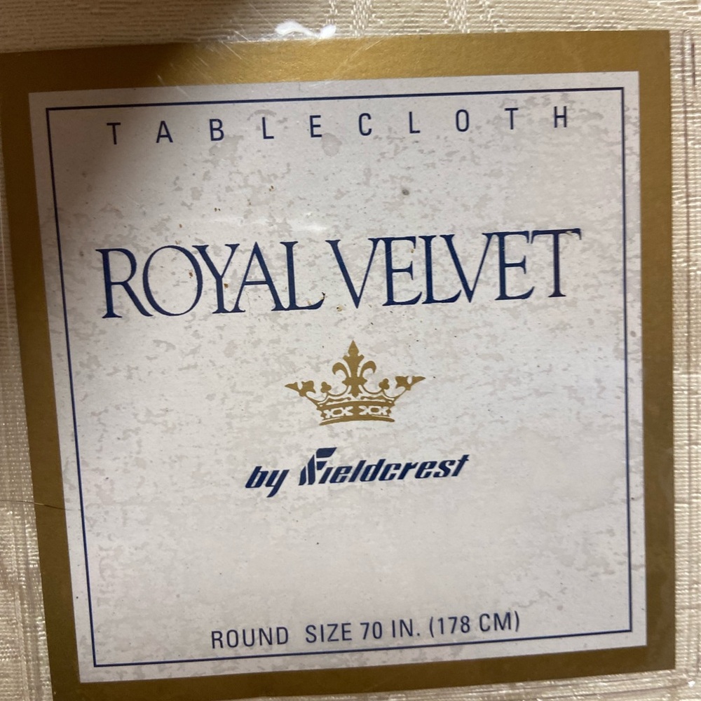 Royal Velvet Ivory Tablecloth by Fieldcrest 70 ‘